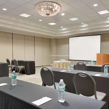 Embassy Suites Newark - Wilmington/South Ngoại thất bức ảnh