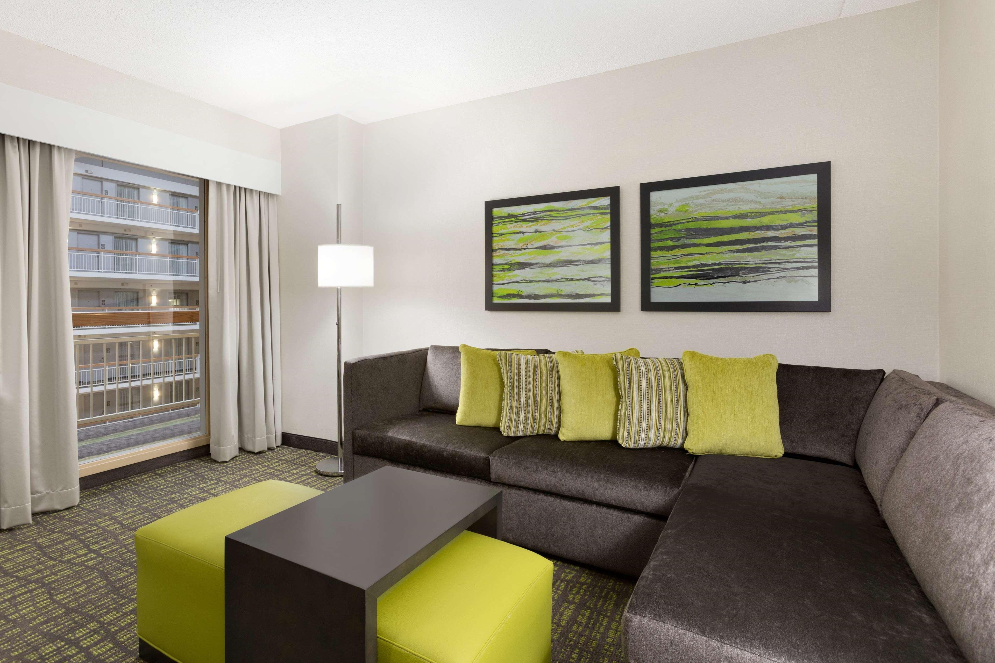 Embassy Suites Newark - Wilmington/South Ngoại thất bức ảnh