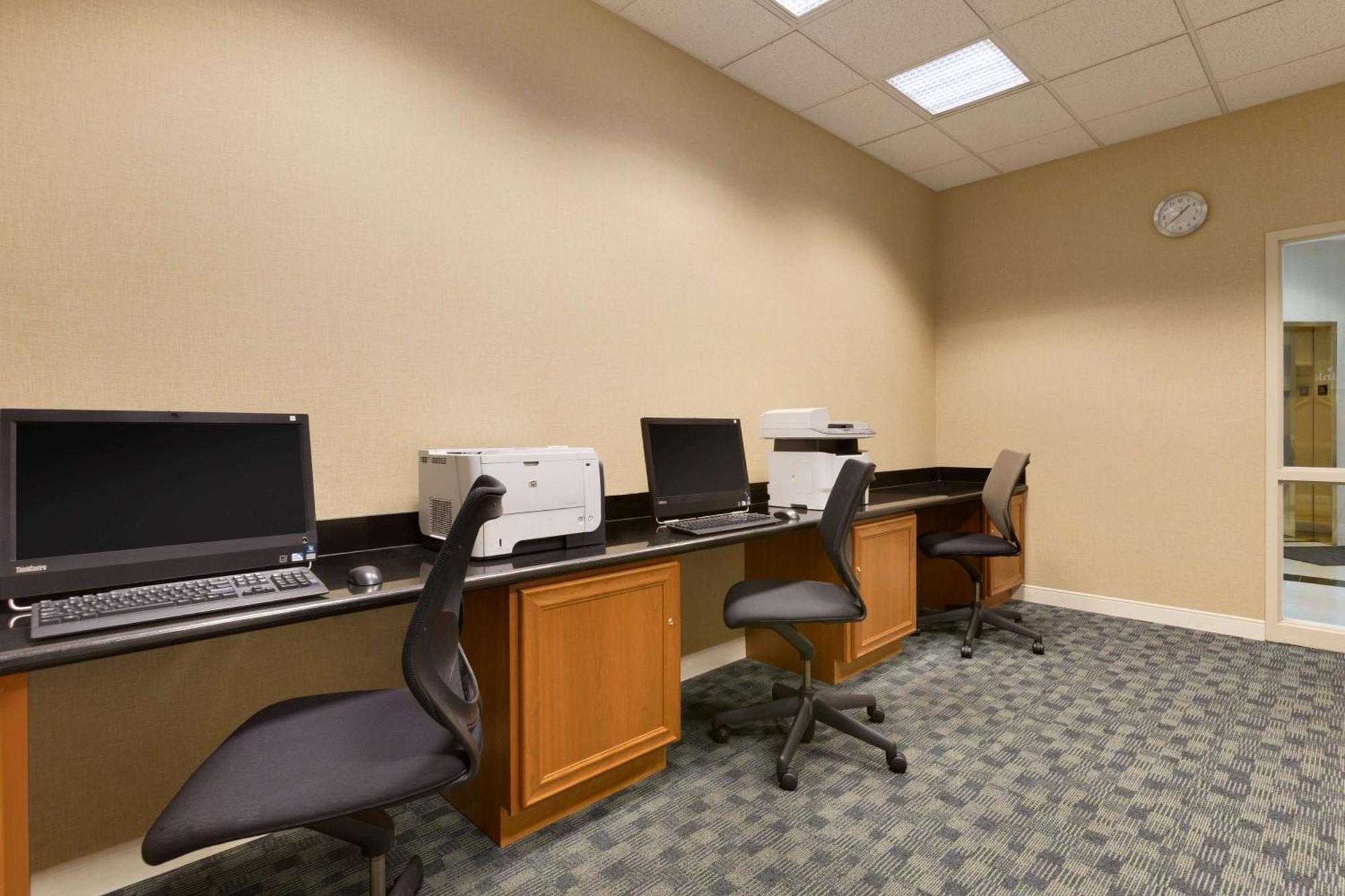 Embassy Suites Newark - Wilmington/South Ngoại thất bức ảnh