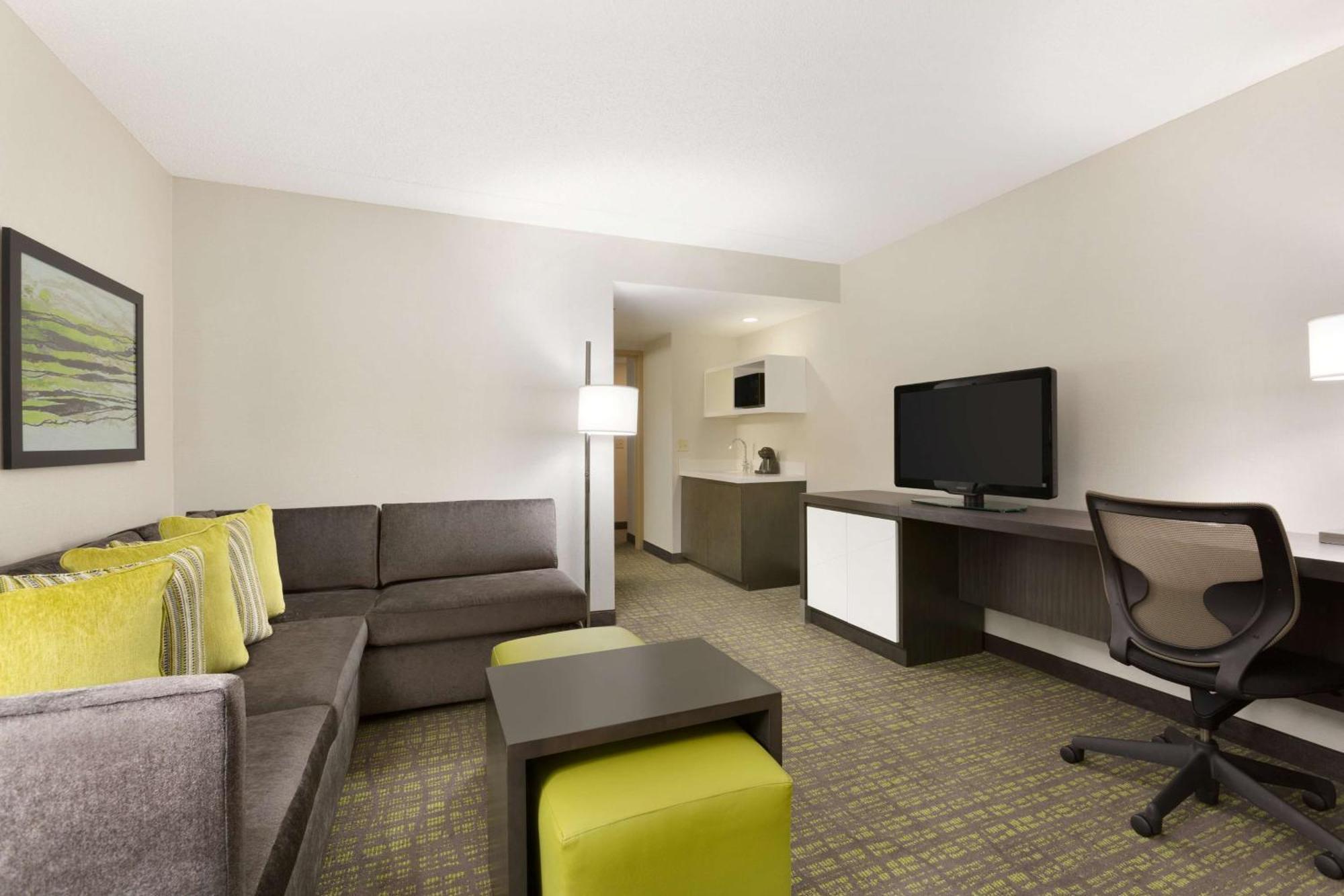 Embassy Suites Newark - Wilmington/South Ngoại thất bức ảnh